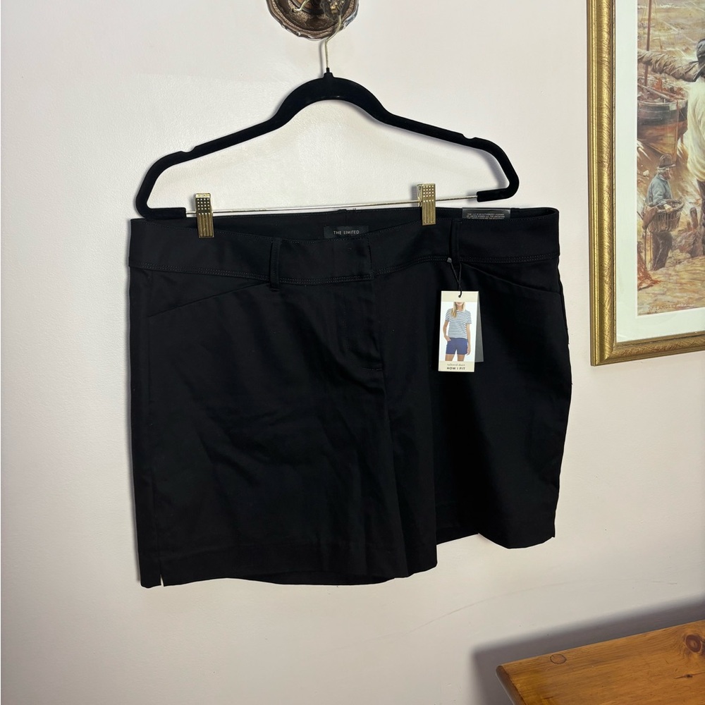 The Limited Tailored Short
